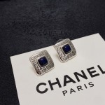 CHANEL🇫🇷Xiaoxiang Xiaoxiang double C letter Kangpeng series retro old middle-aged earrings