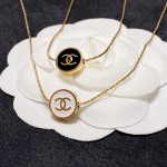 CHANEL🇫🇷Xiaoxiang Chanel's latest stainless steel color-preserving black and white two-sided thin necklace