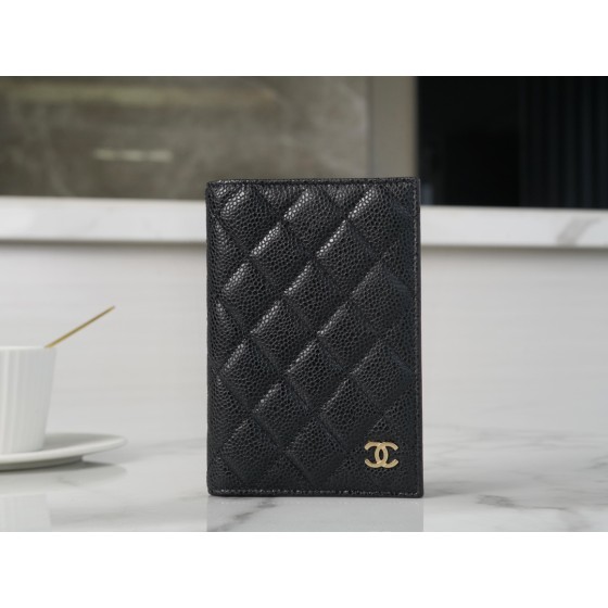 𝗖𝗛𝗔𝗘𝗡𝗟✦ Classic Passport Clip Caviar Grain Calfskin 🐂 Black Ball Gold
