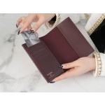 𝗖𝗛𝗔𝗘𝗡𝗟✦ Classic Passport Clip Caviar Grain Calfskin 🐂 Black Ball Gold