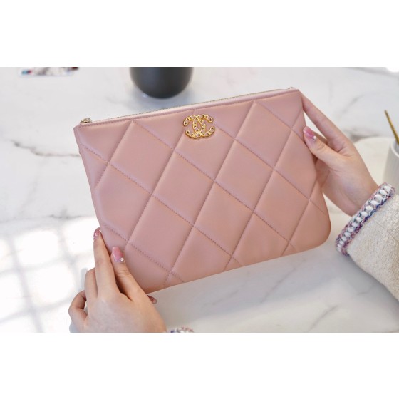 𝗖𝗛𝗔𝗘𝗡𝗟✦ Classic 19 Series Imported Channel Special Lambskin🐑 Carry-on Clutch Peach Pink