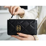 𝗖𝗛𝗔𝗘𝗡𝗟✦Classic 19 Collection Translucent and bright textured goatskin 🐐 Phone bag Black Gold