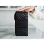 𝗖𝗛𝗔𝗘𝗡𝗟✦Classic 19 Collection Translucent and bright textured goatskin 🐐 Phone bag Black Gold