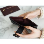 𝗖𝗛𝗔𝗘𝗡𝗟✦ Made of imported channel custom fine grain embossed calfskin 🐂 Classic 3-in-1 phone bag Black Gold