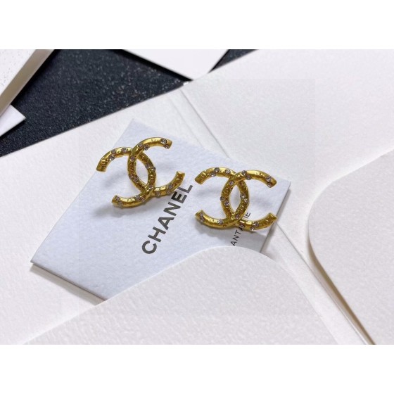 CHANEL🇫🇷Xiaoxiang medieval letter earrings