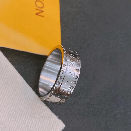 Louis Vuitton ring