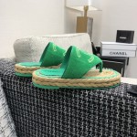 CHANEL 2022 knitted flip-flops fashionable and versatile series Imported custom towel fabric