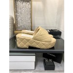 CHANEL 2022 early spring latest slope heel slippers fashionable and versatile series wear-resistant rubber outsole
