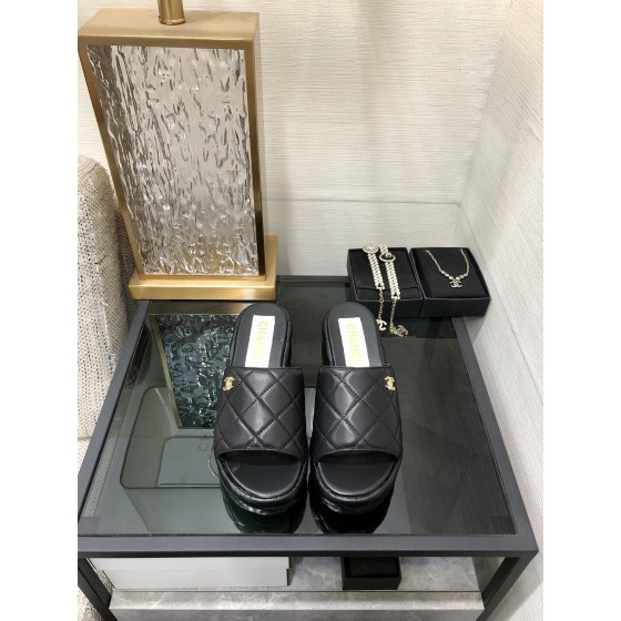 CHANEL 2022 early spring latest slope heel slippers fashionable and versatile series wear-resistant rubber outsole