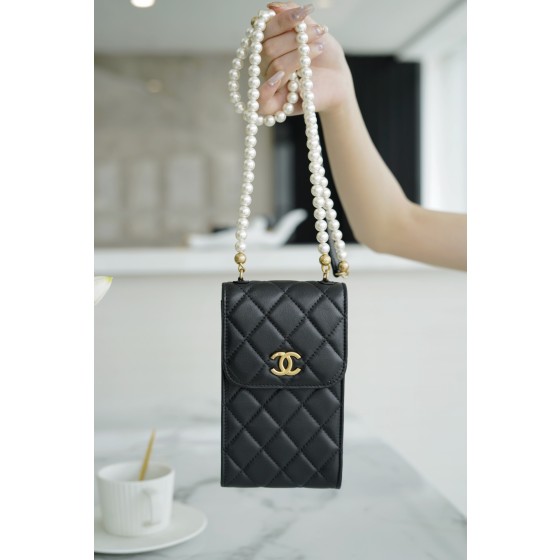 𝗖𝗛𝗔𝗘𝗡𝗟✦2021 𝗦𝘀 New for spring and summer Artificial pearls and calfskin body Pearl phone bag