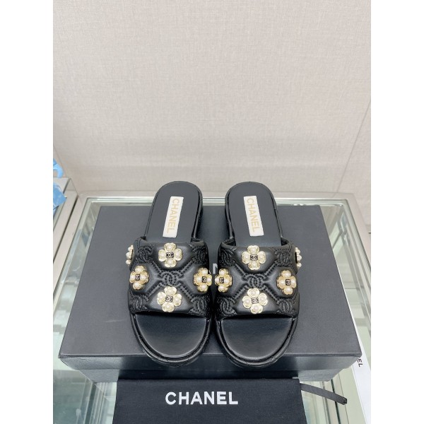 CHANEL water table thick bottom pearl flower slippers original rubber sole