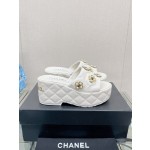 CHANEL water table thick bottom pearl flower slippers original rubber sole