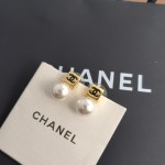 CHANEL🇫🇷Xiaoxiang Tassel Pearl Square Small Light Bulb Stud Earrings