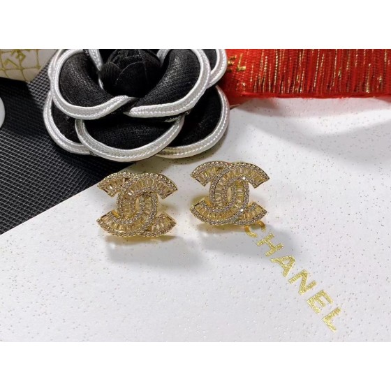 CHANEL🇫🇷Xiaoxiang square diamond letter crystal diamond stud earrings
