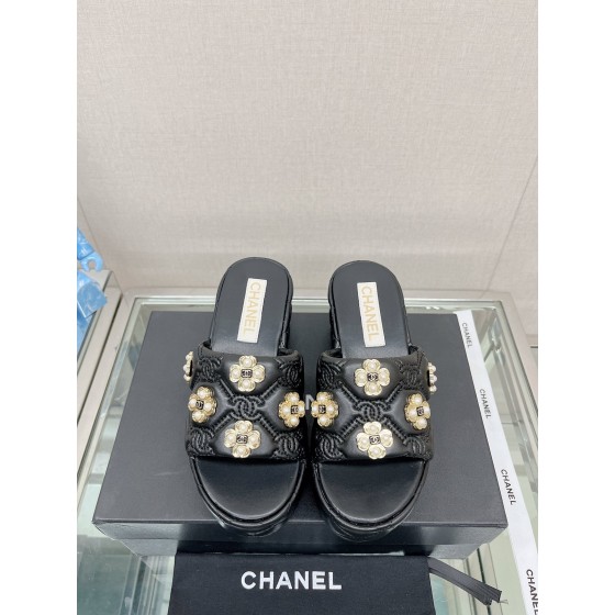 CHANEL water table thick bottom pearl flower slippers original rubber sole