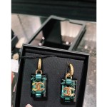 CHANEL🇫🇷Xiaoxiang emerald sugar cube letter earrings