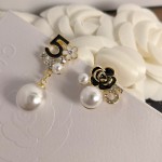 CHANEL🇫🇷Xiaoxiang No. 5 letter camellia full diamond pearl stud earrings earrings jewelry