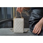 𝗖𝗛𝗔𝗘𝗡𝗟✦2021 Early Autumn New Double Ball Phone Bag 🤍 White