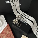CHANEL🇫🇷Xiaoxiang two-color crystal diamond letter camellia stud earrings earrings jewelry