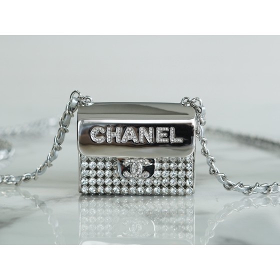 𝗖𝗛𝗔𝗘𝗡𝗟✦ Flowing rhinestone 𝟮𝟮𝗣 rhinestone metal necklace bag
