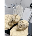 CHANEL summer new bread flip-flops clip toe flip-flops beach sandals