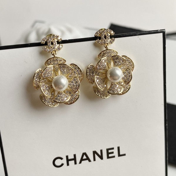 CHANEL🇫🇷Xiaoxiang Camellia Full Diamond Pearl Stud Earrings Earrings Jewelry