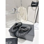 CHANEL summer new bread flip-flops clip toe flip-flops beach sandals