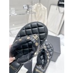 CHANEL summer new bread flip-flops clip toe flip-flops beach sandals