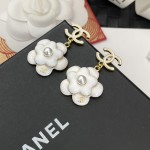 CHANEL🇫🇷Xiaoxiang three-dimensional letter camellia pearl stud earrings earrings jewelry