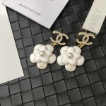 CHANEL🇫🇷Xiaoxiang three-dimensional letter camellia pearl stud earrings earrings jewelry