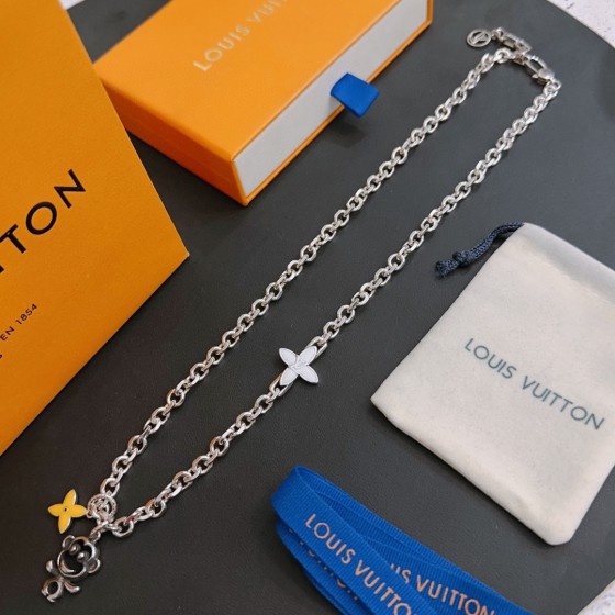 Louis Vuitton vintage silver necklace, couple's version, chain length 60 cm, changeable