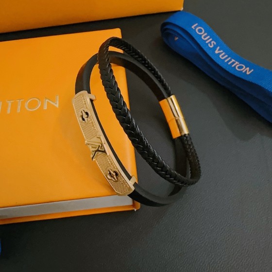 Louis Vuitton cowhide bracelet 🇷🇼 Couple's version