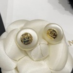 CHANEL🇫🇷Xiaoxiang Swarovski Alphabet Round Pearl Earrings