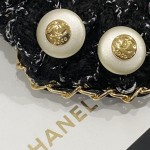 CHANEL🇫🇷Xiaoxiang Swarovski Alphabet Round Pearl Earrings