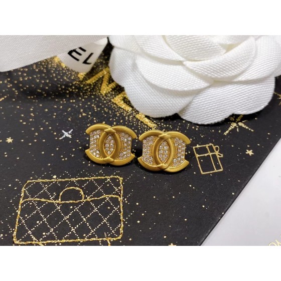 CHANEL🇫🇷Xiaoxiang middle-aged double C earrings