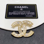 CHANEL🇫🇷Chanel diamond and pearl with Chanel brooch