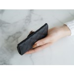 𝗖𝗛𝗔𝗘𝗡𝗟✦ 𝗖𝗹𝗮𝘀𝗶𝗰 𝗙𝗹𝗮𝗽 Using French 🇫🇷 import "𝑯𝒂𝒔𝒔 𝒔𝒔" original calf leather 🐂 Classic card case - black and silver