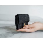 𝗖𝗛𝗔𝗘𝗡𝗟✦ 𝗖𝗹𝗮𝘀𝗶𝗰 𝗙𝗹𝗮𝗽 Using French 🇫🇷 import "𝑯𝒂𝒔𝒔 𝒔𝒔" original calfskin leather 🐂 Classic Card Case -- Black Gold