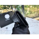 𝗖𝗛𝗔𝗘𝗡𝗟✦ 𝗖𝗹𝗮𝘀𝗶𝗰 𝗙𝗹𝗮𝗽 Made of "GR" first-class lambskin Classic card holder ••Black gold