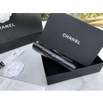 𝗖𝗛𝗔𝗘𝗡𝗟✦ 𝗖𝗹𝗮𝘀𝗶𝗰 𝗙𝗹𝗮𝗽 Made of "GR" first-class lambskin Classic card holder ••Black gold