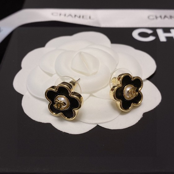 CHANEL🇫🇷Xiaoxiang earrings
