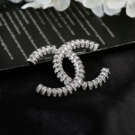 CHANEL🇫🇷Xiaoxiang's latest autumn and winter crystal brooch