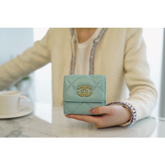 𝗖𝗛𝗔𝗘𝗡𝗟✦In goatskin leather🐐 19 Series Short Clip Tiffany Blue