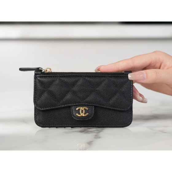 𝗖𝗛𝗔𝗘𝗡𝗟✦In exclusive channel special fine-grain embossed calfskin🐂 New for Spring/Summer 2020 | Zipper Coin Card Bag Black Gold🐂