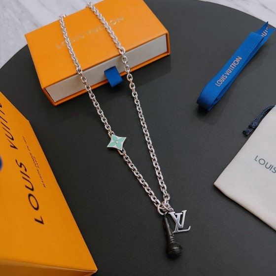 Louis Vuitton vintage silver necklace, couple's version, chain length 60 cm, changeable