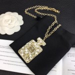 CHANEL🇫🇷Xiaoxiang Hollow Perfume Bottle Necklace