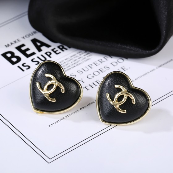 CHANEL🇫🇷Xiaoxiang latest love 💗 lambskin earrings