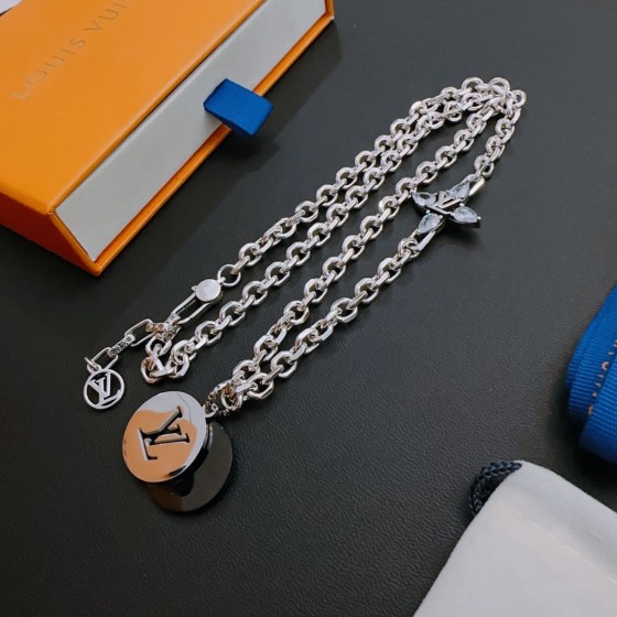 Louis Vuitton vintage silver necklace, couple's version, chain length 60 cm, changeable