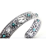 𝐆𝐮𝐜𝐜𝐢 Hollow Flower Green Resin Gemstone Double G Pattern Bracelet