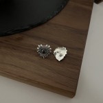 𝐆𝐮𝐜𝐜𝐢 925 Sterling Silver Interlocking Double G Black Shell Love Stud Earrings